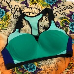 Victoria secret sports bra 36C